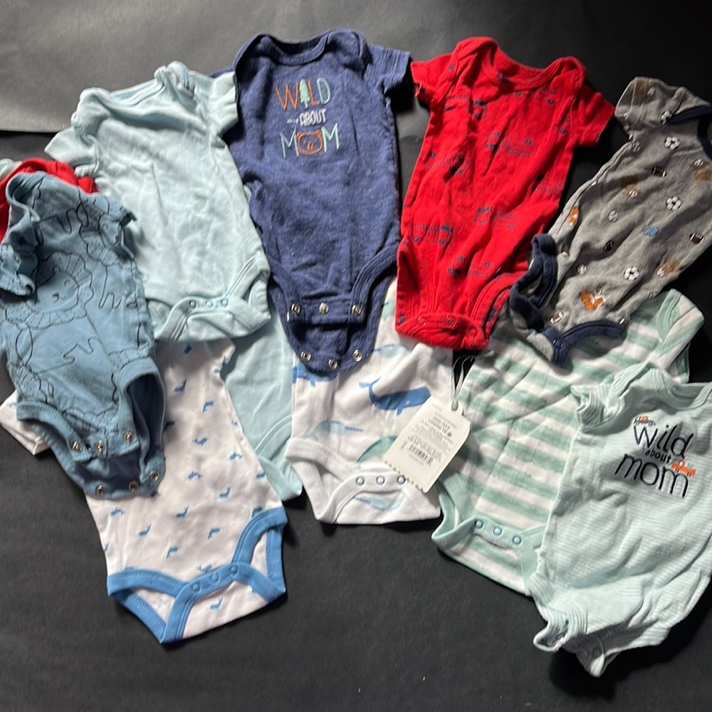 NB BUNDLE OF ONESIES
